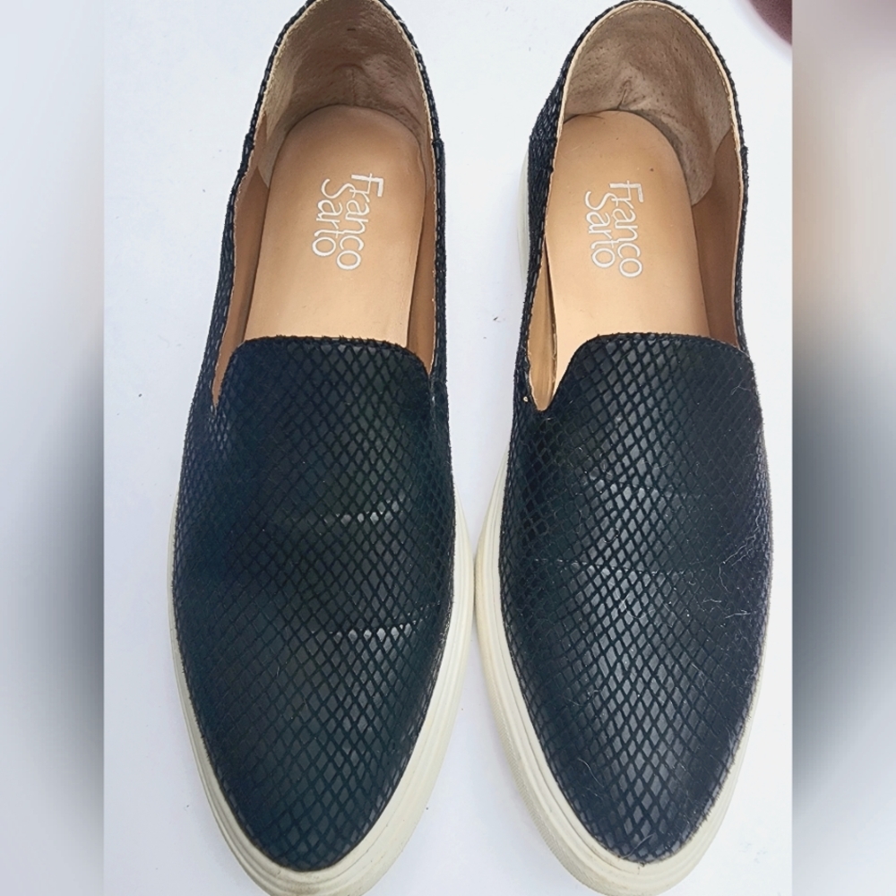 Black snake patterned slip on 8